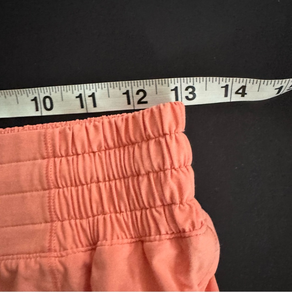 Lululemon hotty hot 4” lined shorts in sunny coral/6 - Picture 9 of 10